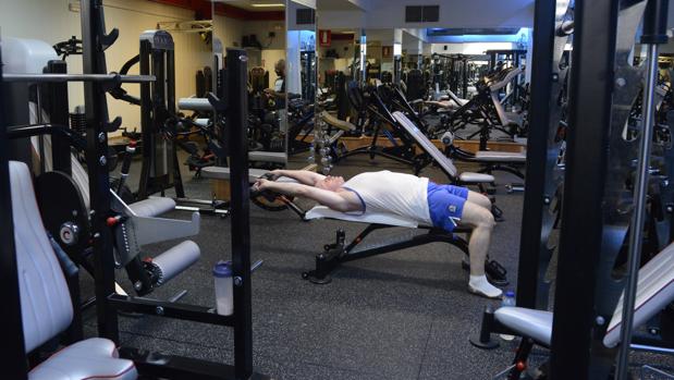 En el mes de enero es difícil coger una máquina libre en la sala de musculación