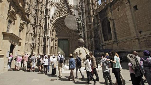 Colas de turistas en la Catedral