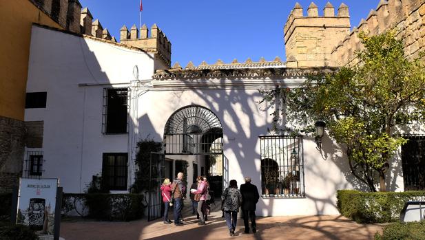 Entrada al Patio del León