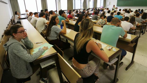 Un examen de Selectividad en Sevilla