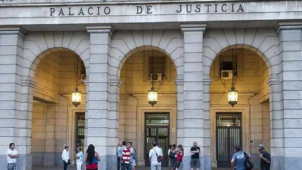 Le piden cárcel por llevarse a su hija sin permiso desde Sevilla a Barcelona