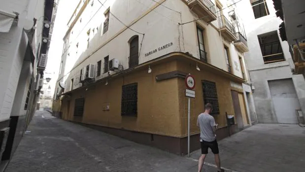 Fachada del histórico restaurante La Reja, que cerró a finales del julio de 2016