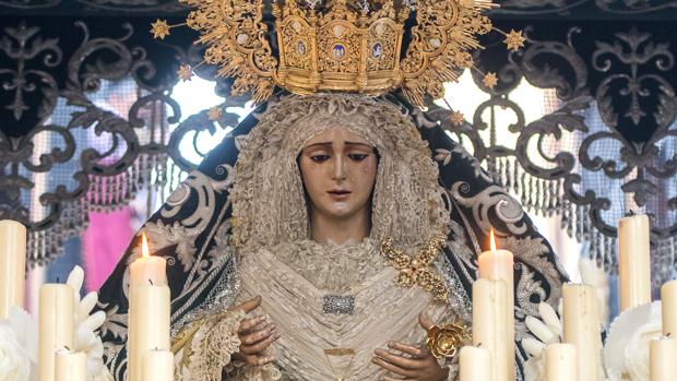 En vídeo: La Candelaria por La Alfalfa el Martes Santo de 2017