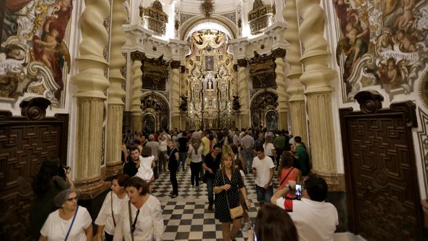 Visitantes en San Luis durante la Noche en Blanco el pasado octubre