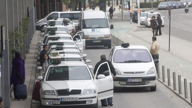 Los delincuentes hirieron a en el brazo y en el glúteo a uno de los taxistas