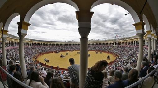 El público abarrotó la Maestranza