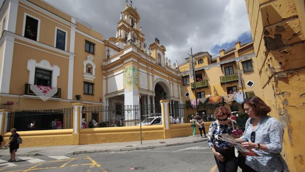 Ante la basílica de la Macarena el espacio será peatonal