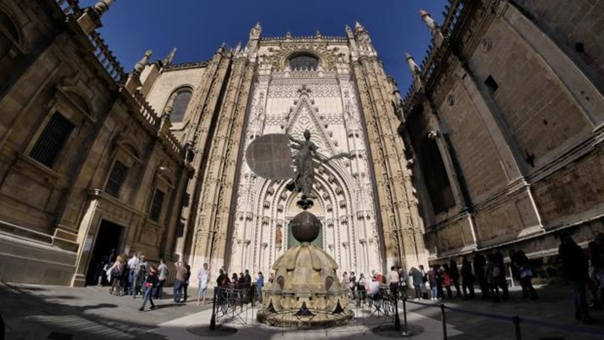 Puerta de San Cristóbal de la Catedral de Sevilla