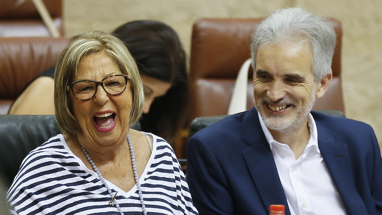 Adelaida de la Calle hoy en el Parlamento con el consejero de Salud