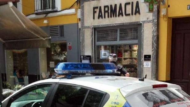 Detenido un ladrón que se llevó unos 1.300 euros en productos tras tres robos en una farmacia de La Alfalfa