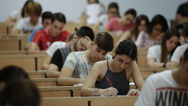 La Selectividad se estrena en Andalucía con Pío Baroja y el «mannequin challenge»