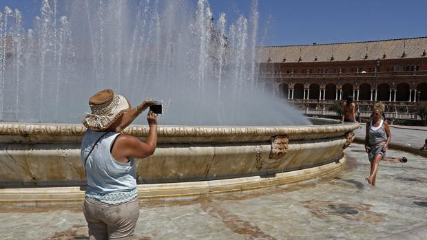 El calor da una tregua en Sevilla antes de un fin de semana de máximas de 43º