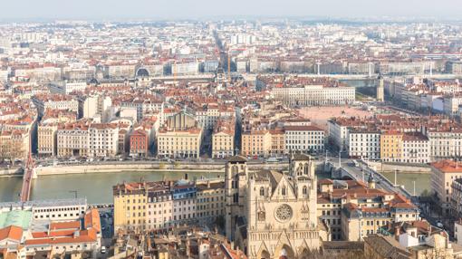 Skyline de Lyon y su catedral