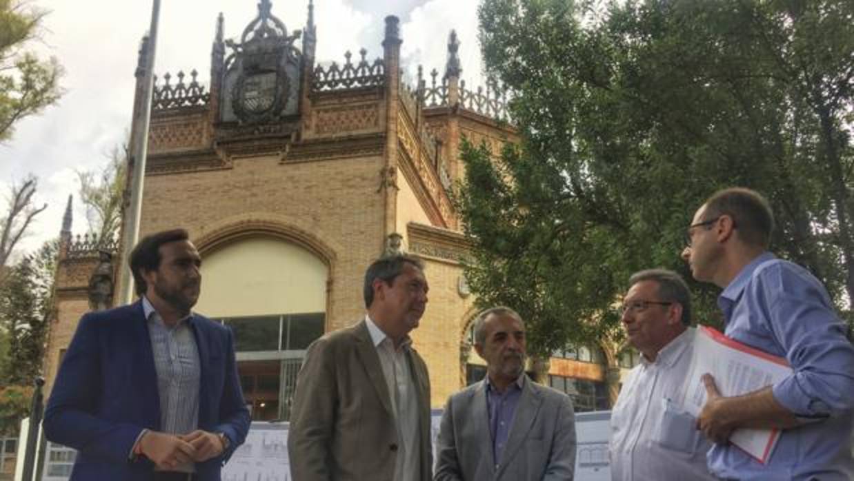 Espadas visitó este martes el inicio de las obras de rehabilitación del Pabellón Real