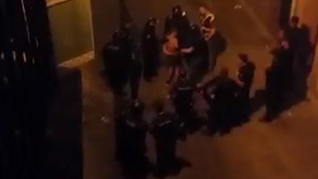 En vídeo: la arriesgada detención de un hombre armado con un revólver en una calle de Sevilla