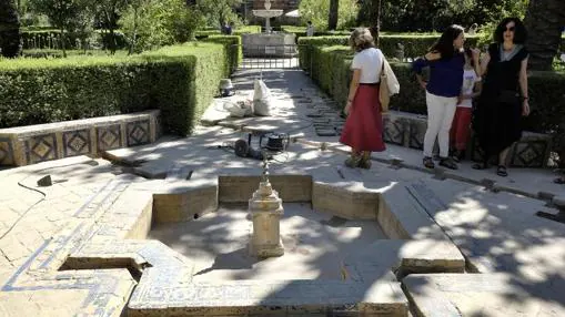 Una de las fuentes del patio de las Damas