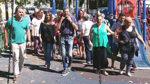 El PP exige medidas ante el «vandalismo, las botellonas y la suciedad» en una plaza de Heliópolis