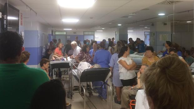 «Me llevé a mi madre a una clínica privada porque en el Macarena no la atendían»