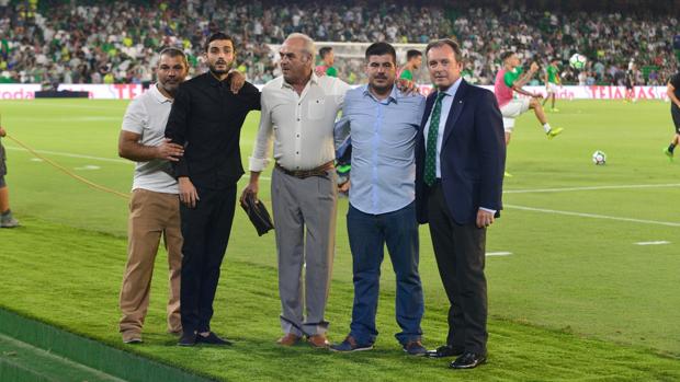 Minuto de silencio en el Betis en memoria de Rocío Cortés