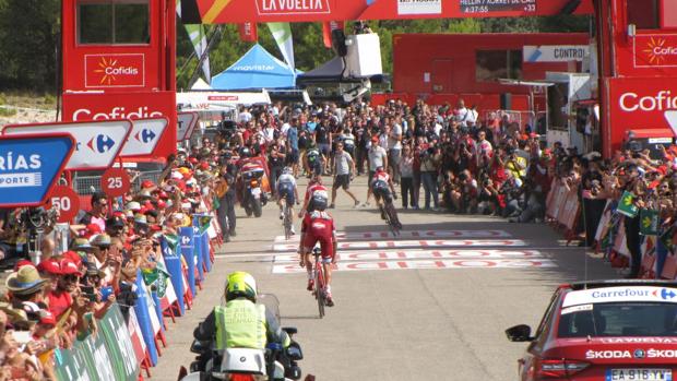 Más de 200 guardias civiles velarán por el recorrido de la Vuelta Ciclista a su paso por Sevilla