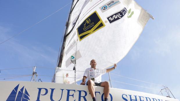 Pablo Torres, el sevillano que cruzará el Atlántico a bordo de su vela