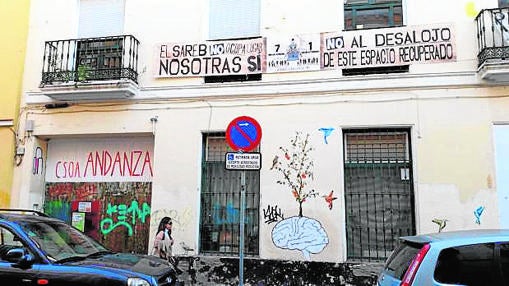 Naves de San Luis. La Sareb tiene en la calle San Luis un solar de 3.778 metros cuadrados, donde pueden construirse 38 viviendas. Si no vende el solar prevé construir en solitario o con un socio