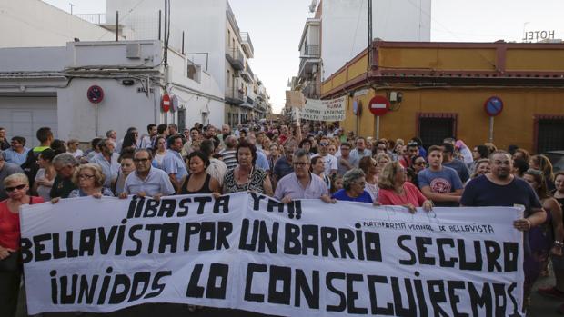 Más de mil personas se movilizan en Bellavista contra los robos