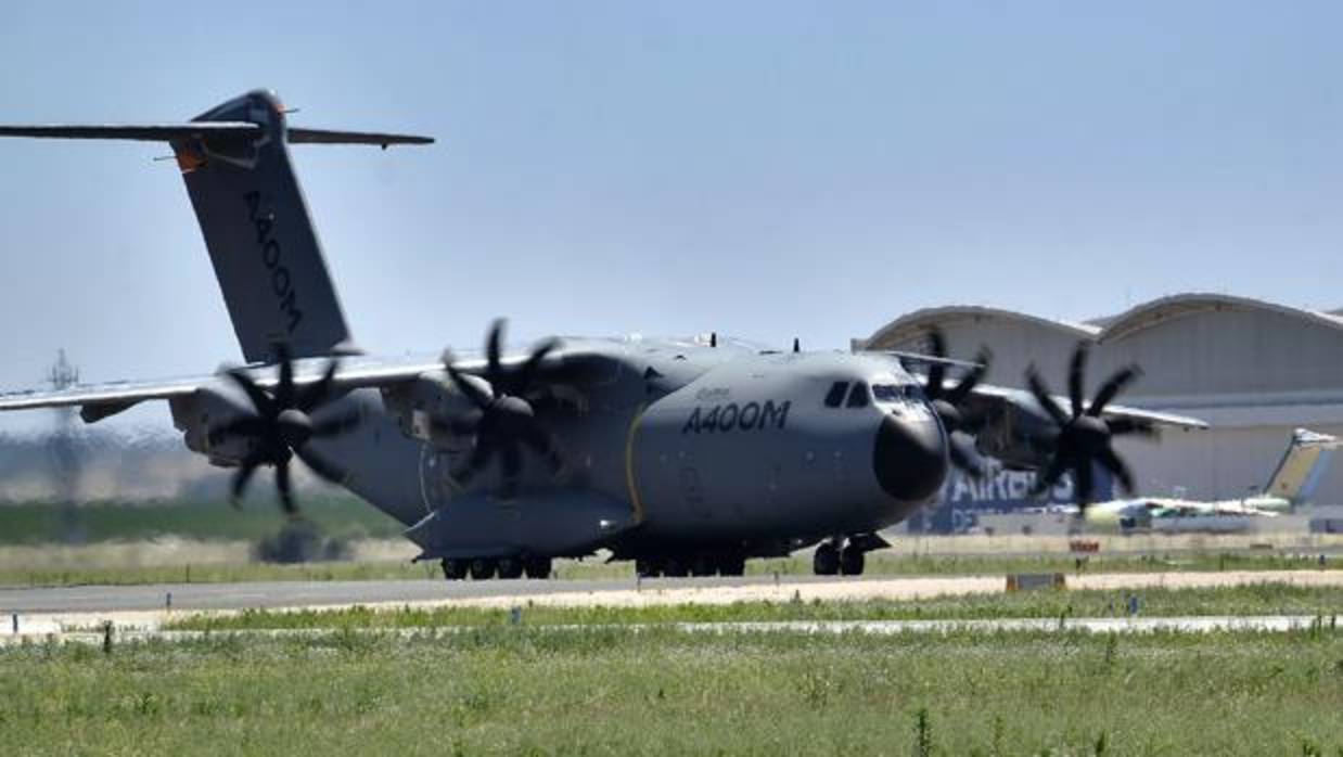 A400M despegando del aeropuerto de Sevilla