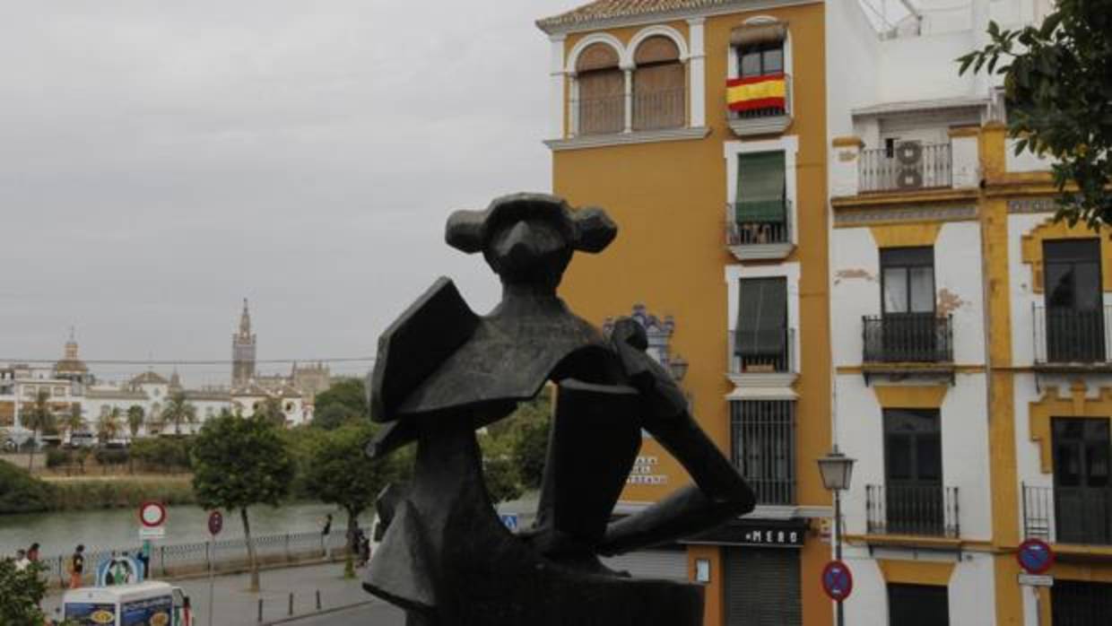 Bandera española en la Plaza del Altozano