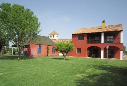 Así es la lujosa finca sevillana de Bertín Osborne