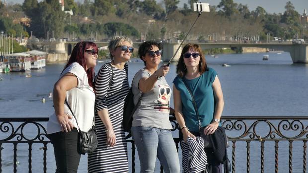 Las temperaturas comenzarán a bajar este fin de semana para asentarse en los 25 grados en Sevilla