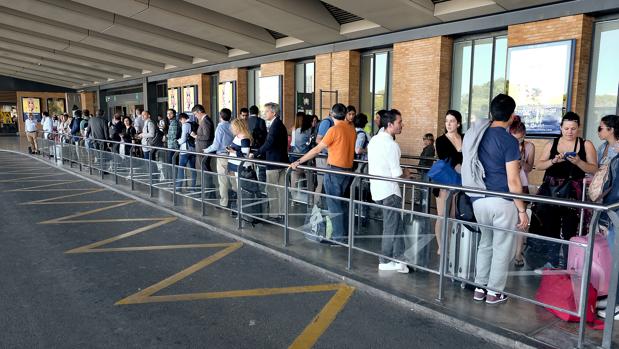 Este miércoles, huelga de taxis en Sevilla