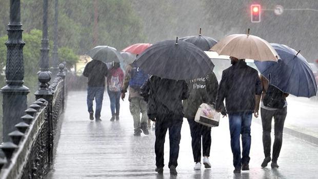 Alerta amarilla por fuertes lluvias desde la medianoche en Sevilla