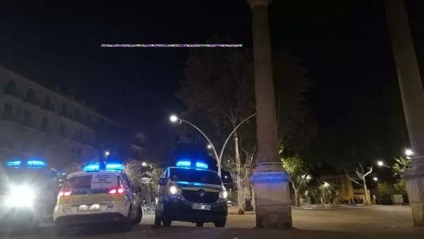 Sigue la lucha antibotellón en Sevilla: cuatro actas por posesión de drogas y 20 denuncias de tráfico