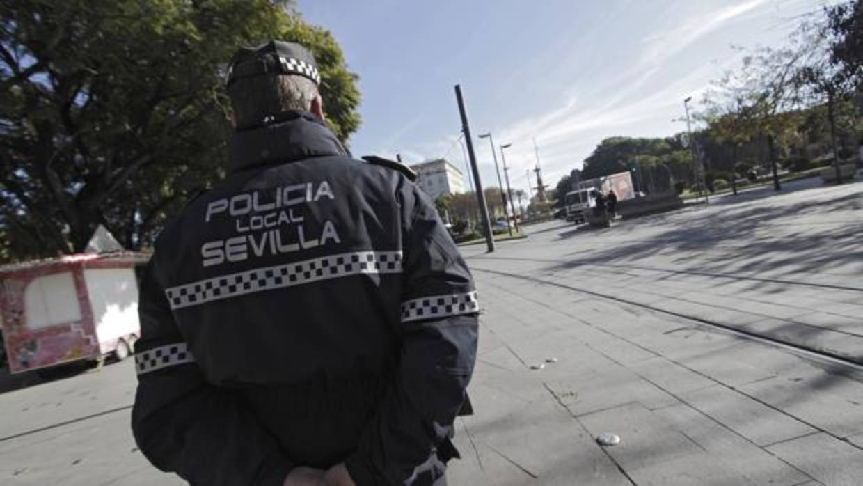 Un agente de la Policía Local de Sevilla