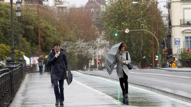 La borrasca «Bruno» amenaza Sevilla con fuertes rachas de viento y lluvias