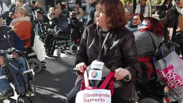 Las personas con discapacidad de Sevilla denuncian que Movilidad deja de lado la accesiblidad