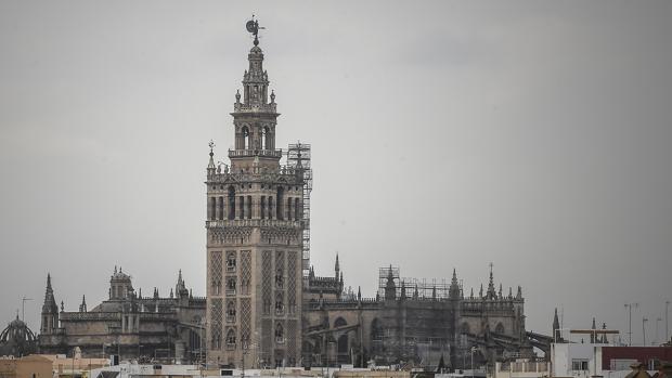 La Gerencia de Urbanismo de Sevilla autoriza las obras de consolidación de la cara sur de la Giralda