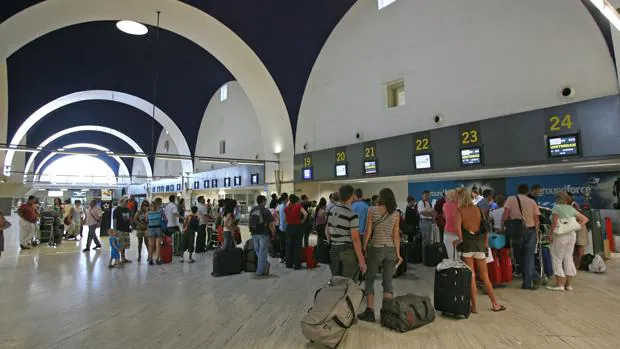 El aeropuerto de Sevilla estrena nuevas rutas a Nantes y Lyon en primavera