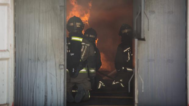 Nuevo espacio en el puerto de Sevilla para ensayos con incendios