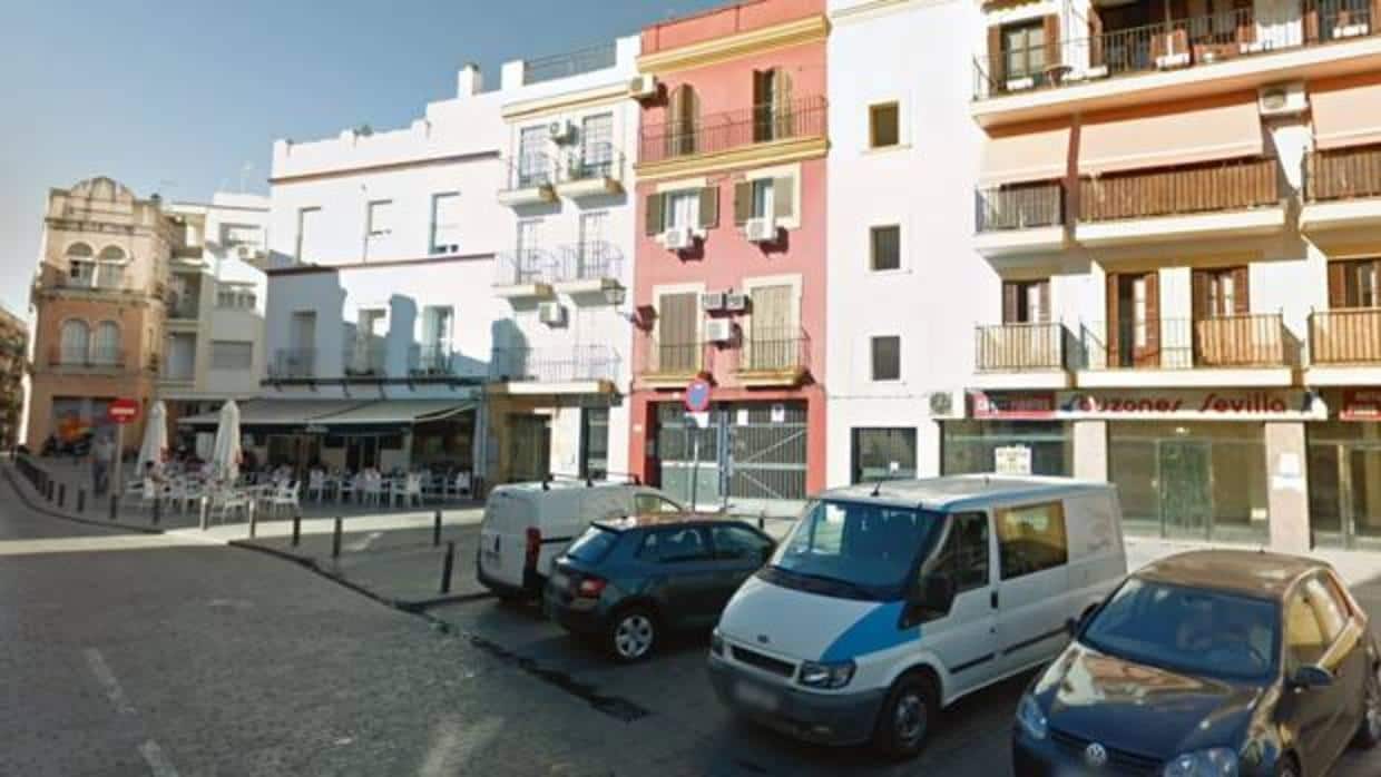 El negocio hostelero se encuentra enclavado en la esquina de la Puerta de Osario con la calle Leoncillos