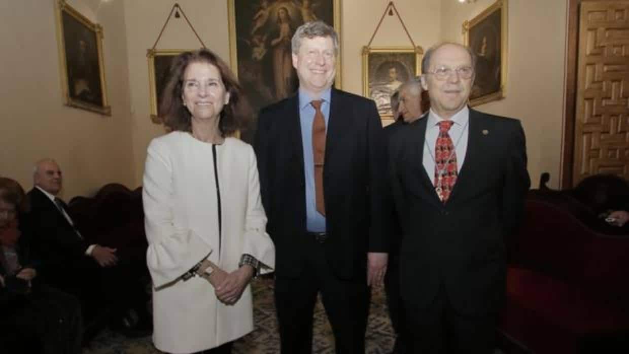 Isabel de León, Patrick Lenaghan y Alfonso Pleguezuelo
