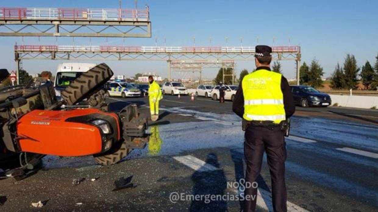 Volcado un tractor por el accidente