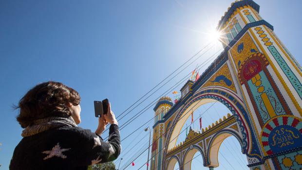 Comienza la cuenta atrás para el alumbrado de la Feria de Abril de Sevilla 2018