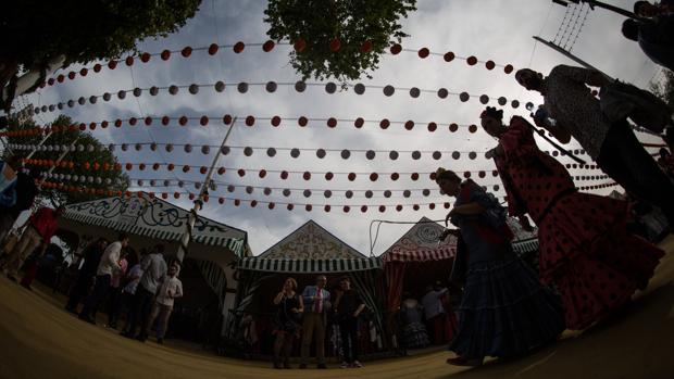 Feria de Abril de Sevilla 2018: La flamenca descalza