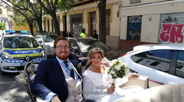 Una boda con final feliz, con ayuda de la Policía Local
