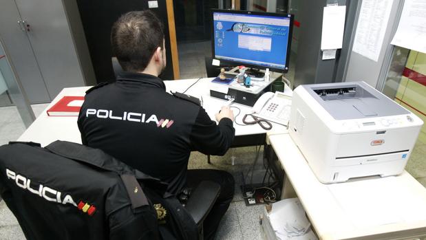 Detenido un menor por acosar a un compañero en un instituto de Dos Hermanas