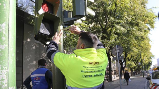 Farolas eólicas, semáforos autosuficientes, wifi... Así será Sevilla en 2030