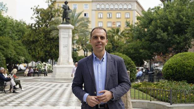 Ciudadanos pide el traslado del mercadillo de la plaza del Duque y recuperar el espacio como zona de ocio