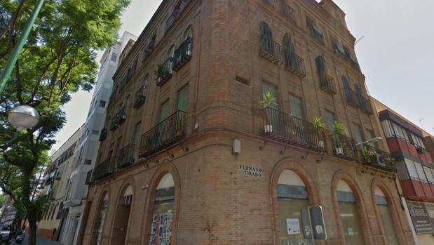 ¿Merece la pena proteger esta casa de Aníbal González en la calle Luis Montoto de Sevilla?